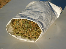 Load image into Gallery viewer, 2kg Organic Lucerne (Alfalfa) chaff Rabbit ginea pig chickens ducks feed