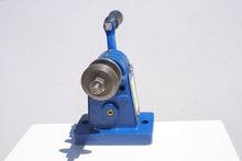 Load image into Gallery viewer, HAND BENCH GRINDER IXION TYPE 6&quot; SHORT
