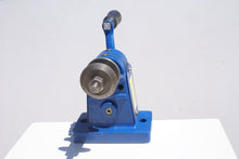 Load image into Gallery viewer, HAND BENCH GRINDER IXION TYPE 6" SHORT