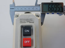 Load image into Gallery viewer, HANYOUNG NUX on/off push button switch 3P pole 2.2KW AC 15Amp 440V Waterproof
