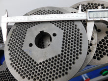 Load image into Gallery viewer, Parts 8mm 6mm 4mm 3mm 2.5mm 2mm Die plate for pellet making mill machine 210 model
